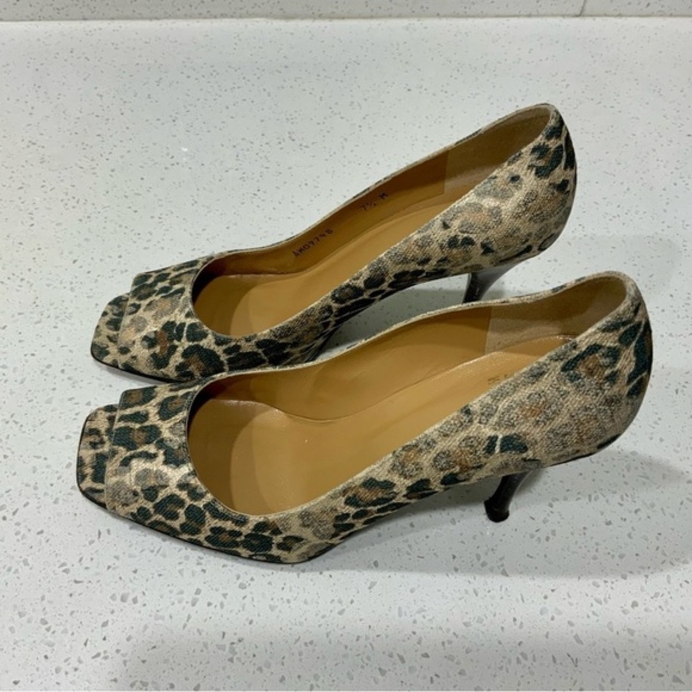 Stuart Weitzman Heels 7.5 M Women's Luxury Pumps Sandals MSRP $500